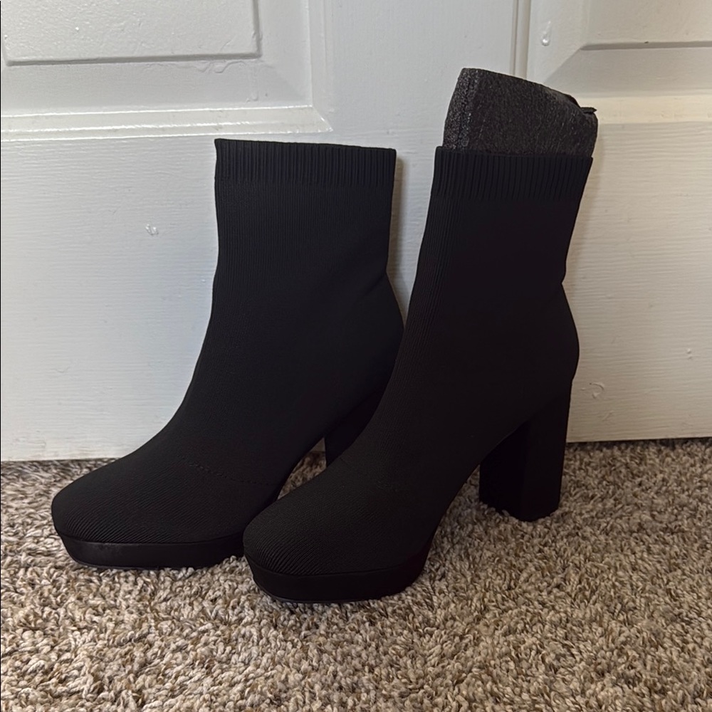 Elegant Black Ankle Boots